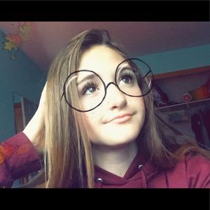 Meet your Posher, Brielle